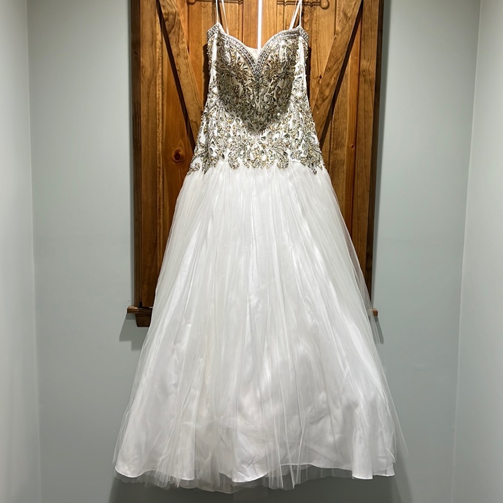 MAC DUGGAL GOWN